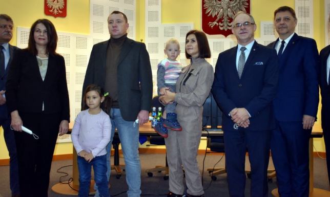 czteroosobowa rodzina Państwa Tachanovskiy z Kazachstanu zamieszkała w Suwałkach