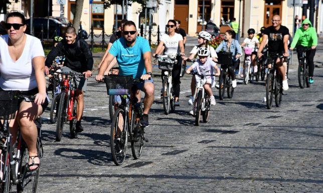 W niedzielę (21.09) setki suwalczan przejechały ulicami miasta