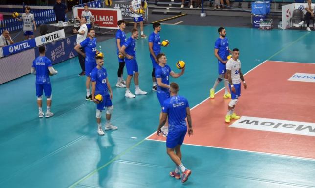 Pierwszy mecz z PGE Projektem Warszawa w hali Suwałki Arena