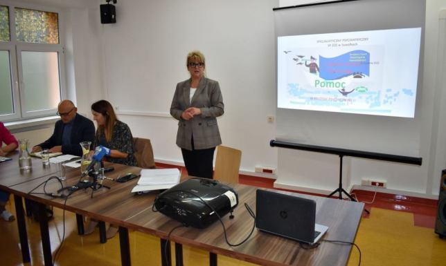 Debata o skali zjawiska samobójstw, jego przyczynach i zapobieganiu