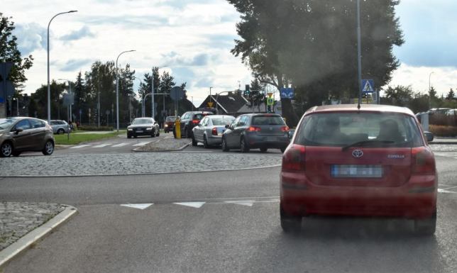 po naszych drogach porusza się też coraz więcej „elektryków”