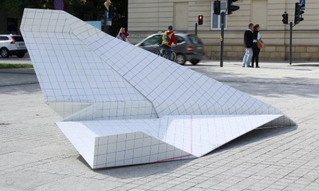 Muzeum Okręgowe w Suwałkach realizuje Zakup rzeźby Marty Pszonak „Samolot”