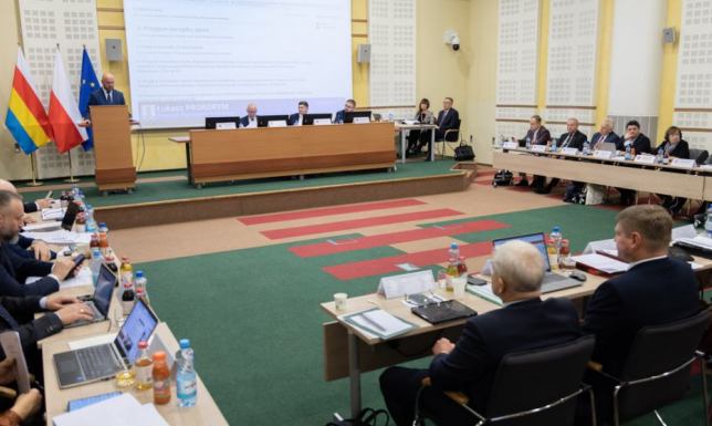 Przerwane obrady Sejmiku Województwa Podlaskiego Do przerwania posiedzenia Sesji Sejmiku Województwa Podlaskiego doszło we wtorek