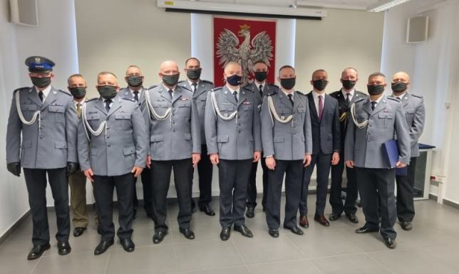 uroczyste pożegnanie dotychczasowego komendanta sejneńskiej policji