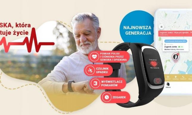  96 seniorów z Suwałk zostało wyposażonych w opaski bezpieczeństwa