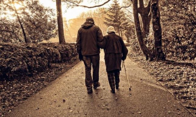 Wolontariusze zakupy dla osób starszych