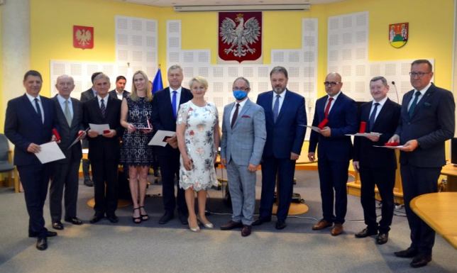 10 Radnych Rady Miejskiej w Suwałkach otrzymało Odznakę Honorową Województwa Podlaskiego