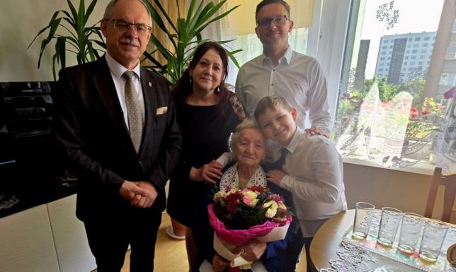 Jubilatka urodziła się 15 maja 1926 roku w miejscowości Niemcowizna