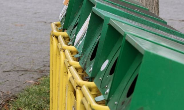 Pojemniki umożliwiające mieszkańcom Suwałk pozbywanie się drobnych odpadów w sposób selektywny