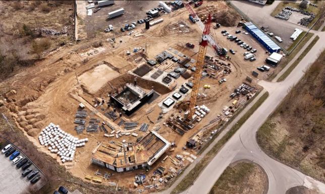 Po dwumiesięcznej przerwie zimowej wykonawca wznowił prace