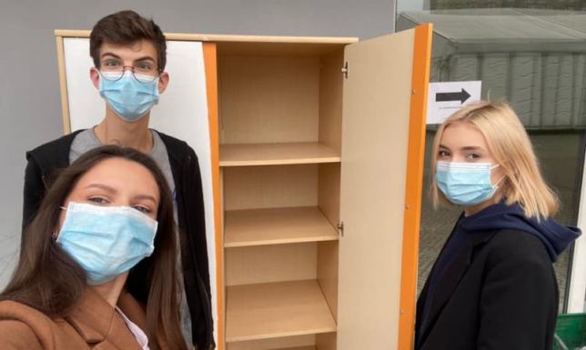 Ubrania dla potrzebujących na suwalskim bazarze