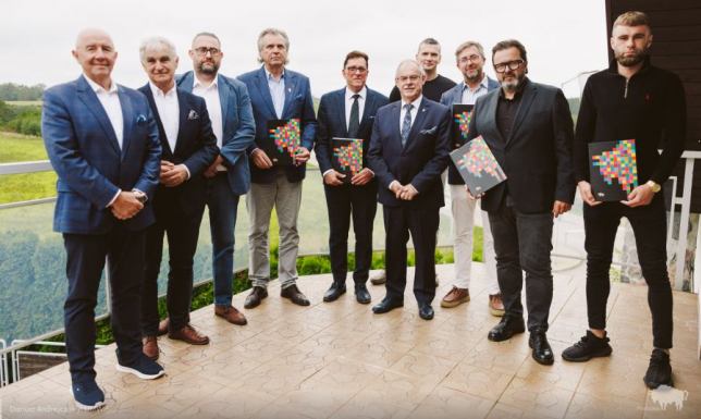 Dotacje na szkolenie zawodników, udział w rozgrywkach