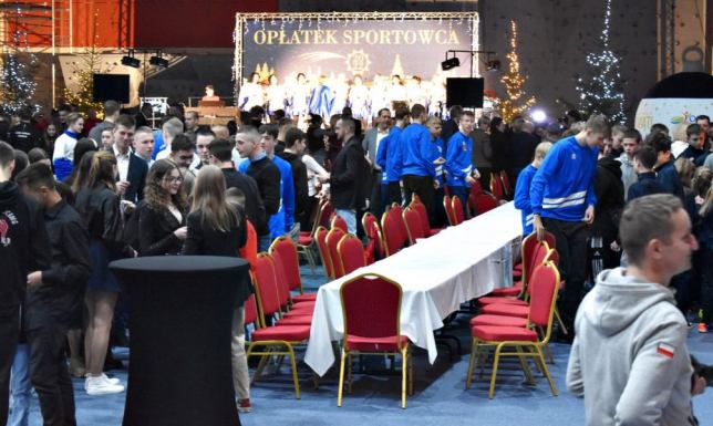 Wigilijne spotkanie całej sportowej rodziny z Suwałk w hali OSiR