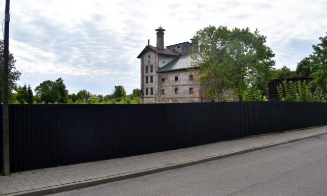 budowa 10-piętrowego wieżowca w sąsiedztwie zabytkowego browaru