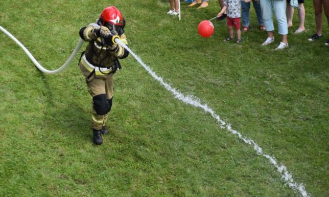 Zawody sportowe o tytuł najtwardszego strażaka.