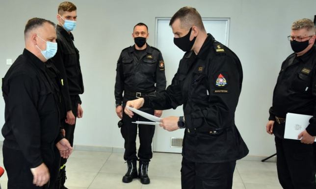Gratulacje i nagrody dla strażaków Komendy Miejskiej PSP w Suwałkach
