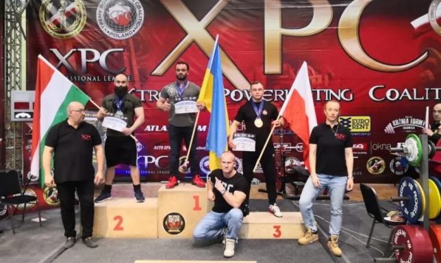 Strażak z Suwałk pobił rekord Europy Suwalski strażak Mistrzem Europy służb mundurowych w trójboju siłowym