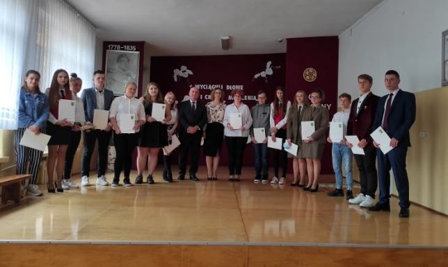 16. uczniów Technikum Zespołu Szkół w Dowspudzie otrzymało stypendia