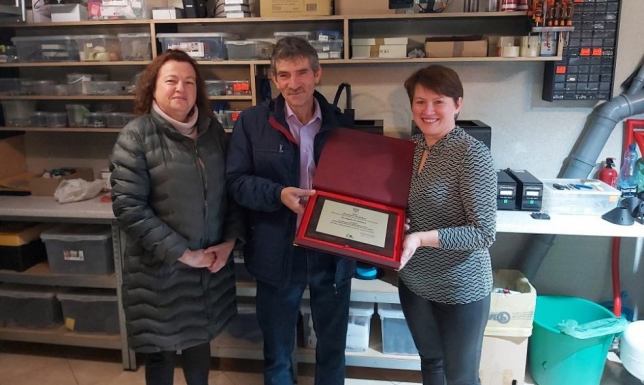 Przedsiębiorcy z Rutki-Tartak laureatami konkursu "Sposób na sukces" KDRH Karmniki dla ryb hodowlanych Krystyny i Grzegorza Osińskich z Rutki-Tartak