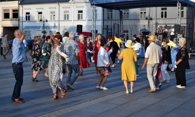 Suwalska Potańcówka „Jak się bawić to tylko w Suwałkach”