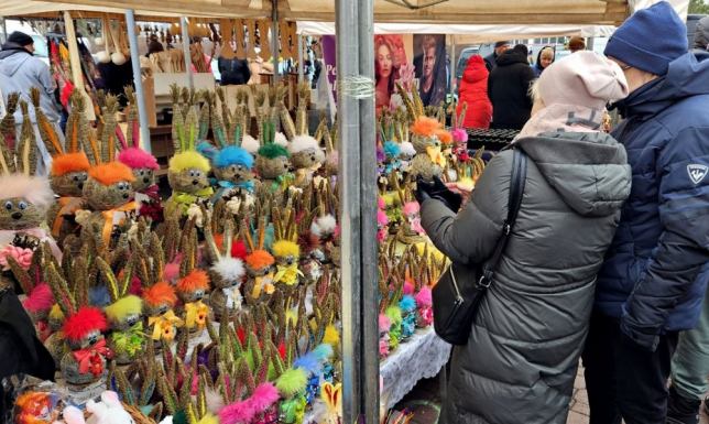 Tłumy mieszkańców na Suwalskim Kaziuku  coroczne wydarzenie organizowane na ulicach A. Patli i W. Witosa