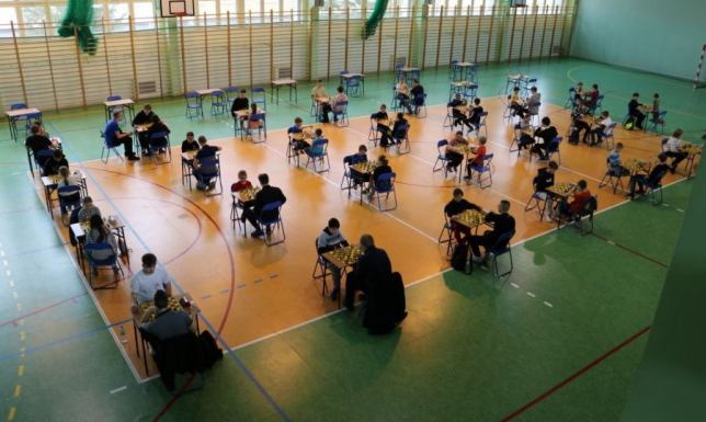 Turniej Szachowy o Puchar Dyrektora Zespołu Szkół nr 6 im. Karola Brzostowskiego.