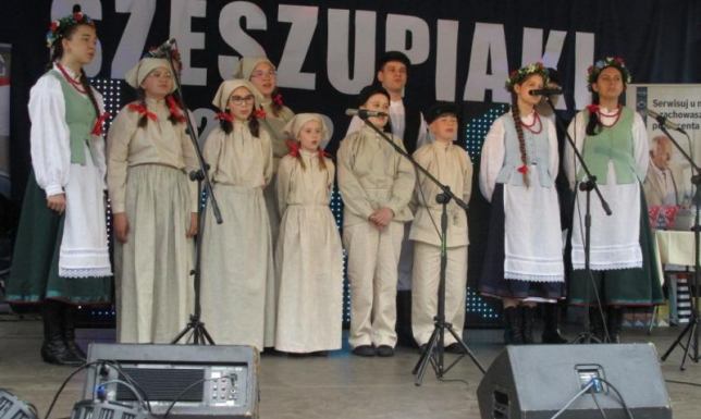 „Szeszupiaki” z Rutki-Tartak świętowały 20-lecie jubileusz 20-lecia działalności świętował zespół folklorystyczny dziecięco-młodzieżowy