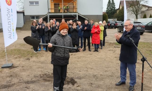 budowa hali sportowej przy Szkole Podstawowej nr 2 w Augustowie.