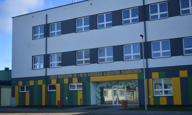 Ósmoklasiści poznali wyniki egzaminu Egzamin ósmoklasisty został przeprowadzony w dniach 13-15 maja 2025