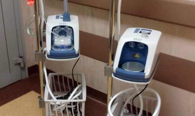 Szpital otrzymał dwa zestawy aparatury do wysokoprzepływowej tlenoterapii donosowej