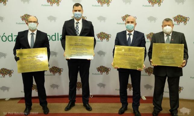 tablice upamiętniające miejsca Bitwy Niemeńskiej 1920 roku