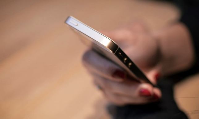 Przestępcy posługują się różnymi metodami, aby wyłudzić pieniądze