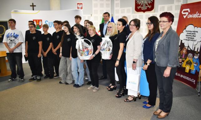 Podsumowanie i wręczenie nagród w ogólnopolskiej akcji "Ubrania do Oddania"