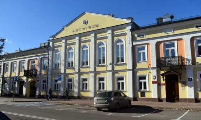 "Sklepy, kioski, stragany, rynki... czyli "punkty handlowe" w powiatowych Suwałkach"