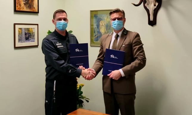 umowy na zatrudnienie skazanych między Aresztem Śledczym w Suwałkach i Nadleśnictwem Augustów