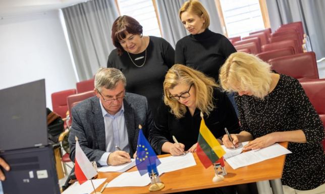 Umowa partnerska między Muzeami. Powstanie II część "Pieśni o domu" Muzeum Okręgowe w Suwałkach otrzyma blisko 466 tysięcy euro