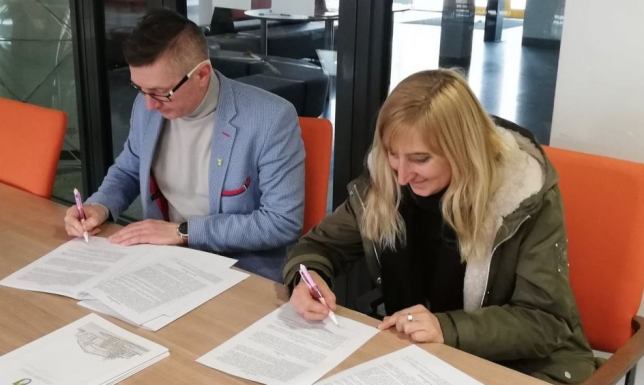 Umowy na dofinansowanie do przyłączy kanalizacyjnych, przepompowni oraz przydomowych oczyszczalni ścieków