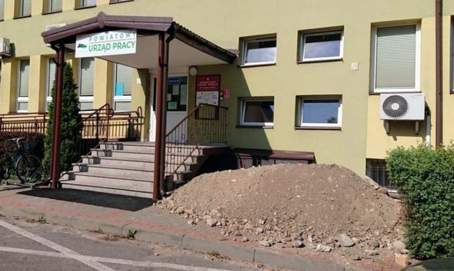 Remont Powiatowego Urzędu Pracy Do 30 listopada ma potrwać remont elewacji budynku Powiatowego Urzędu Pracy w Suwałkach.