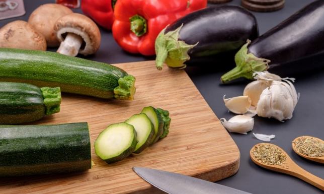Cukinia w roli głównej: leczo, ketchup, a może placki? Cukinia w roli głównej: leczo, ketchup, a może placki?