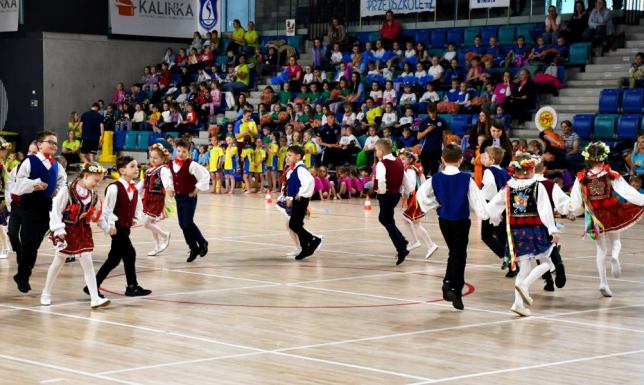 Zachęcanie najmłodszych dzieci do wszelkiego rodzaju zabaw