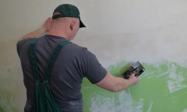 Skazani remontują cele