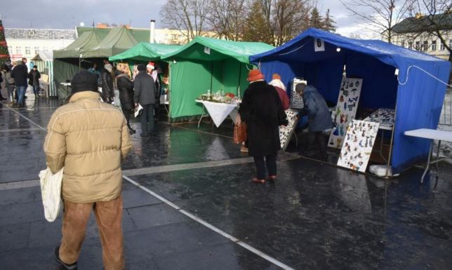 JARMARK ŚWIĄTECZNY – świąteczne miasteczko handlowe w Suwałkach