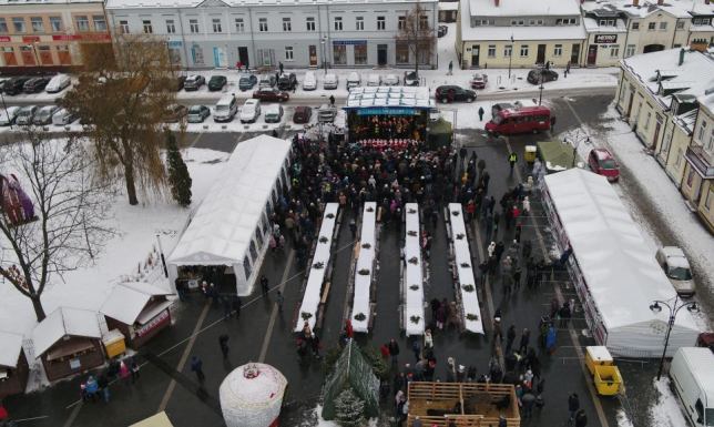 Jarmark świąteczny i Wigilia Miejska w Suwałkach przedświąteczny weekend (18-19 grudnia) na placu Marii Konopnickiej