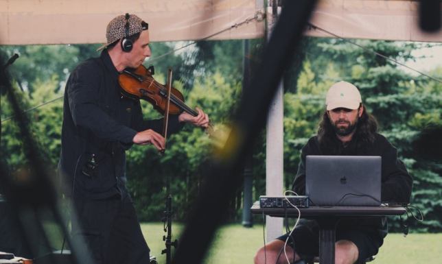 Dźwiękowa odpowiedź na naturalną ludzką potrzebę obcowania z naturą i kulturą
