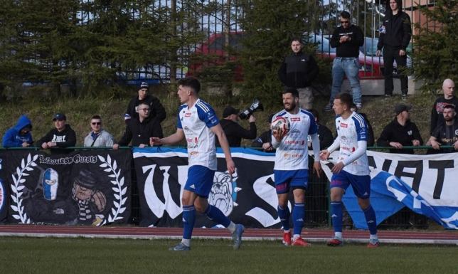 Wigry Suwałki pokonały w środę (22.04) na wyjeździe Pomorzankę Sejny 3:0