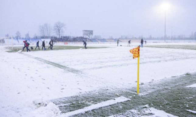 Z powodu niekorzystnych warunków atmosferycznych i intensywnych opadów śniegu