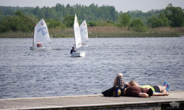 Teren rekreacyjno-wypoczynkowy w Wiżajnach i plaża gminna w Bryzglu