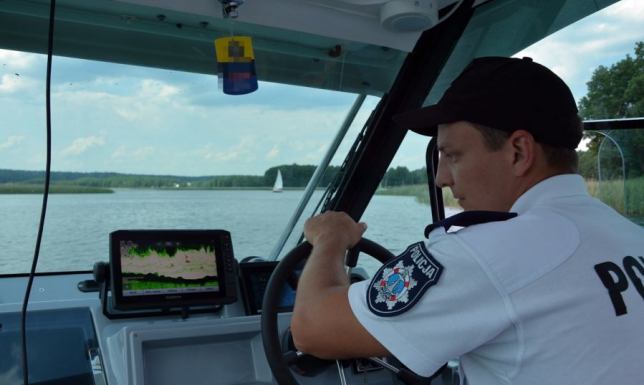 Turystów zaskoczyła nawałnica na jeziorze Wigry