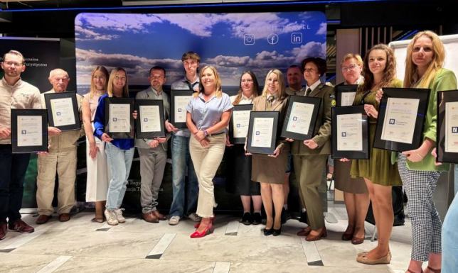 certyfikat czterech gwiazdek dla Punktu Informacji Turystycznej