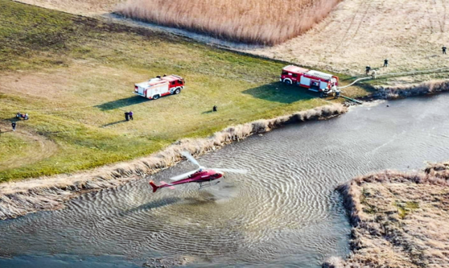 Posiłki i woda dla strażaków walczących z pożarem Biebrzańskiego Parku Narodowego